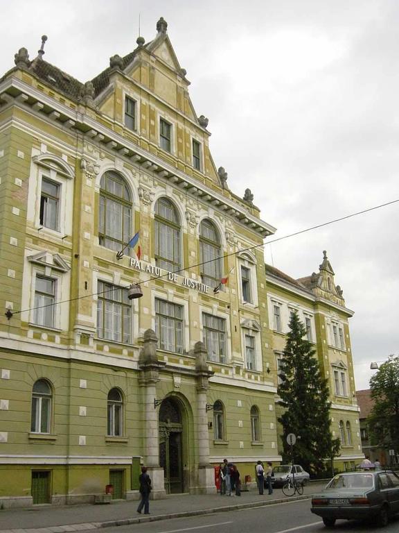Central City Ap Сібіу Екстер'єр фото