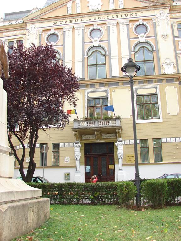 Central City Ap Сібіу Екстер'єр фото